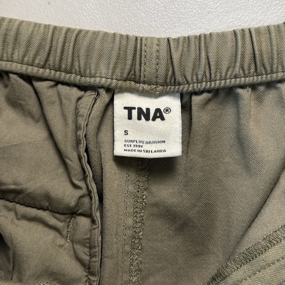 Aritzia TNA KHAKI Cache Cargo Pant Relaxed Mid-rise Parachute Pants - Picture 6 of 16